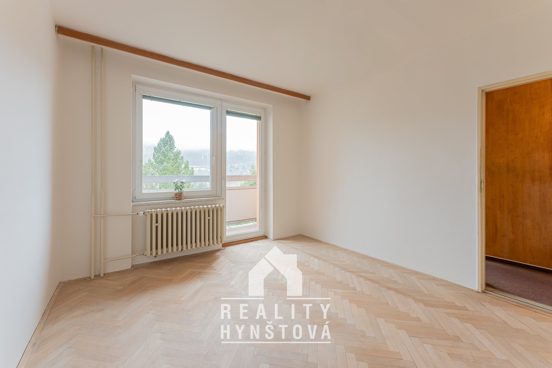 Pokoj 1 se vstupem na lodžii