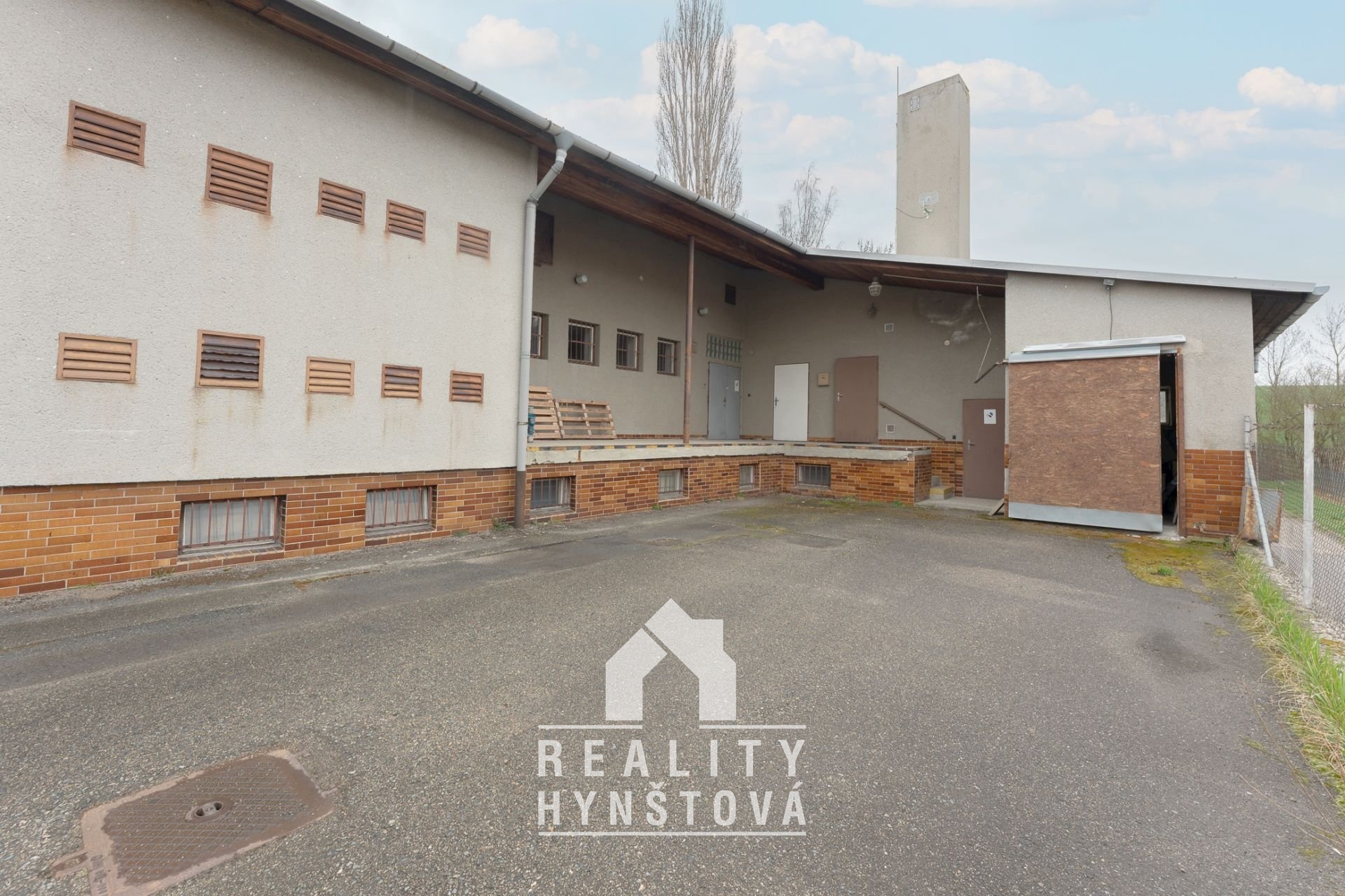 Prodej - komerční stavba - obec Vranovice -Kelčice