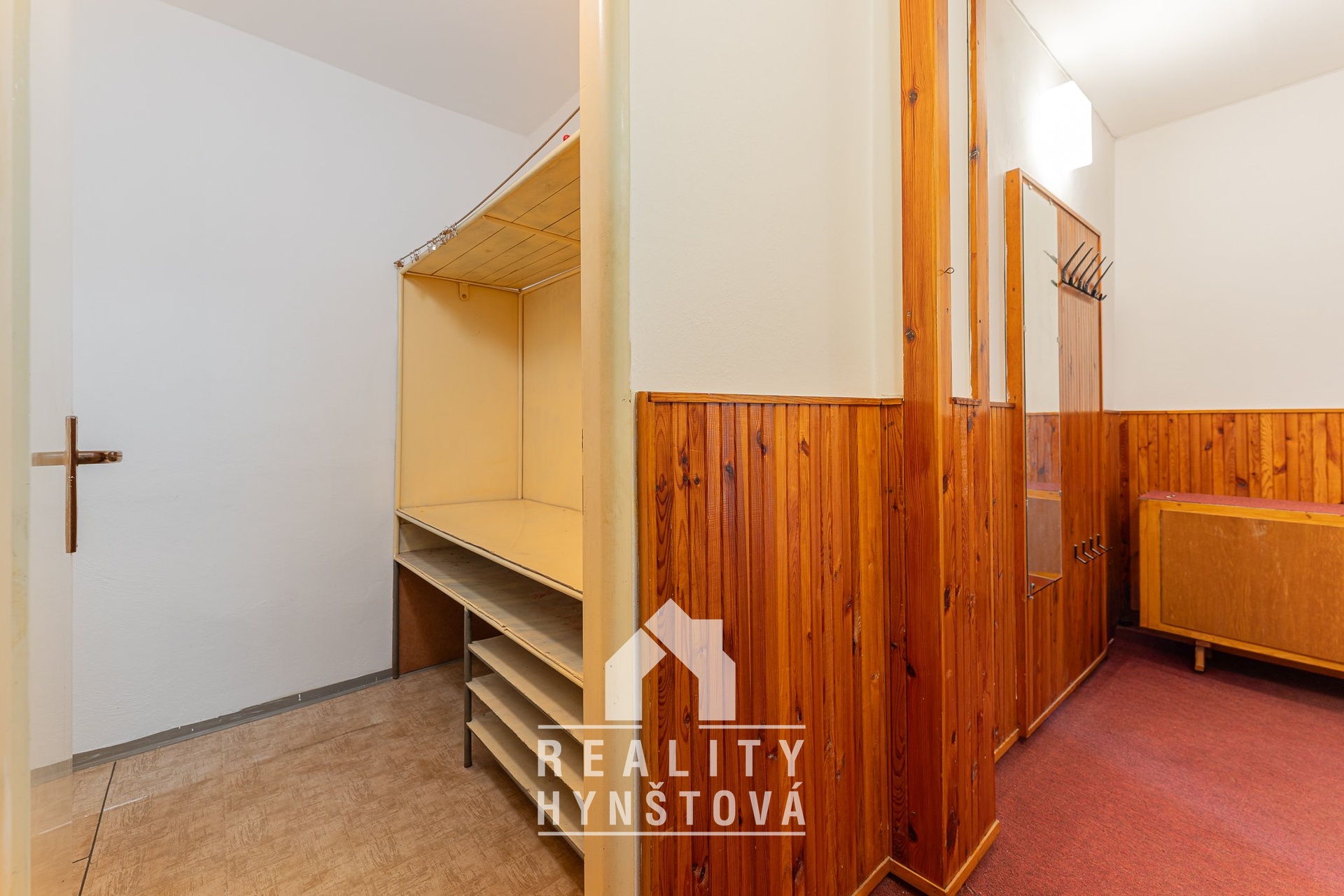 Komora u hl. dveří