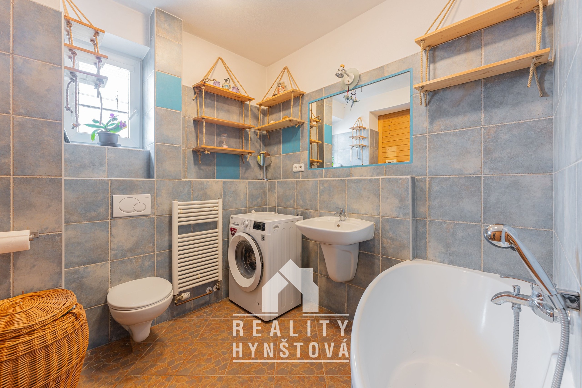 Koupelna s WC, vanou a saunou