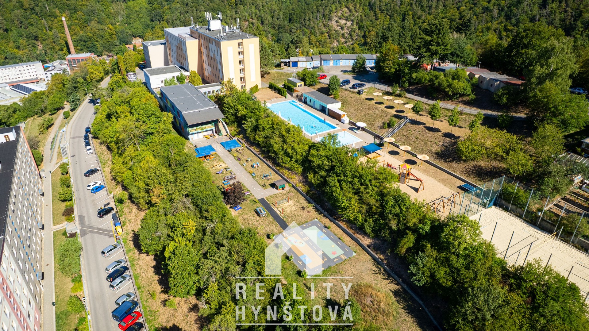Mateřská škola, koupaliště....