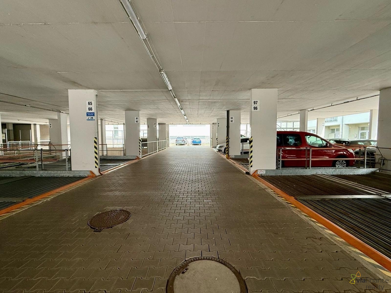 2b918a85-708a-4b8b-b21b-c8985f41cd6a