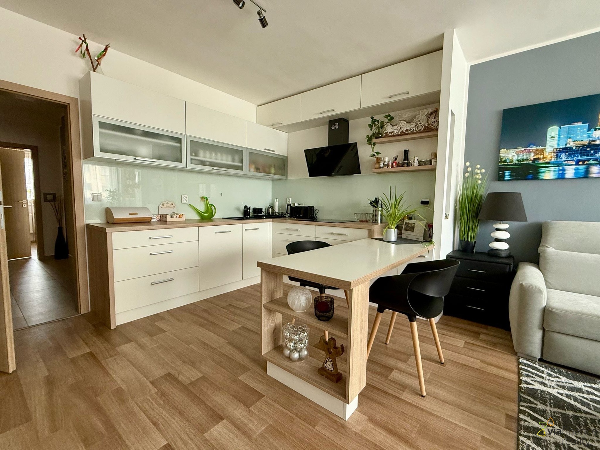 0e646e9f-13b9-4656-9fc2-6af60a3124a9