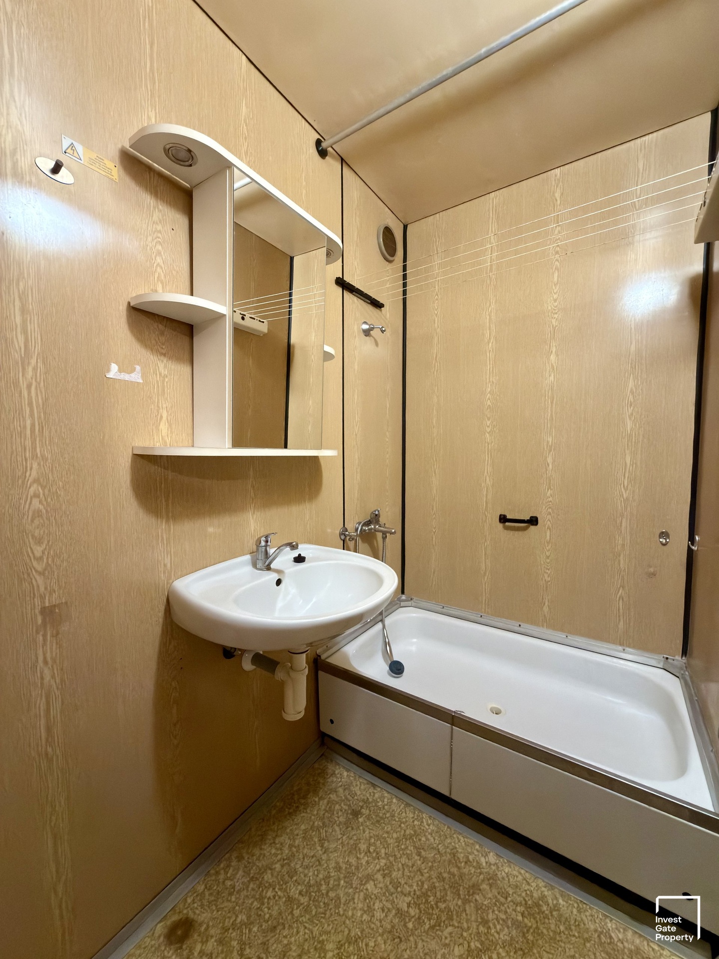 Prodej bytu, J. Bendy, ČB