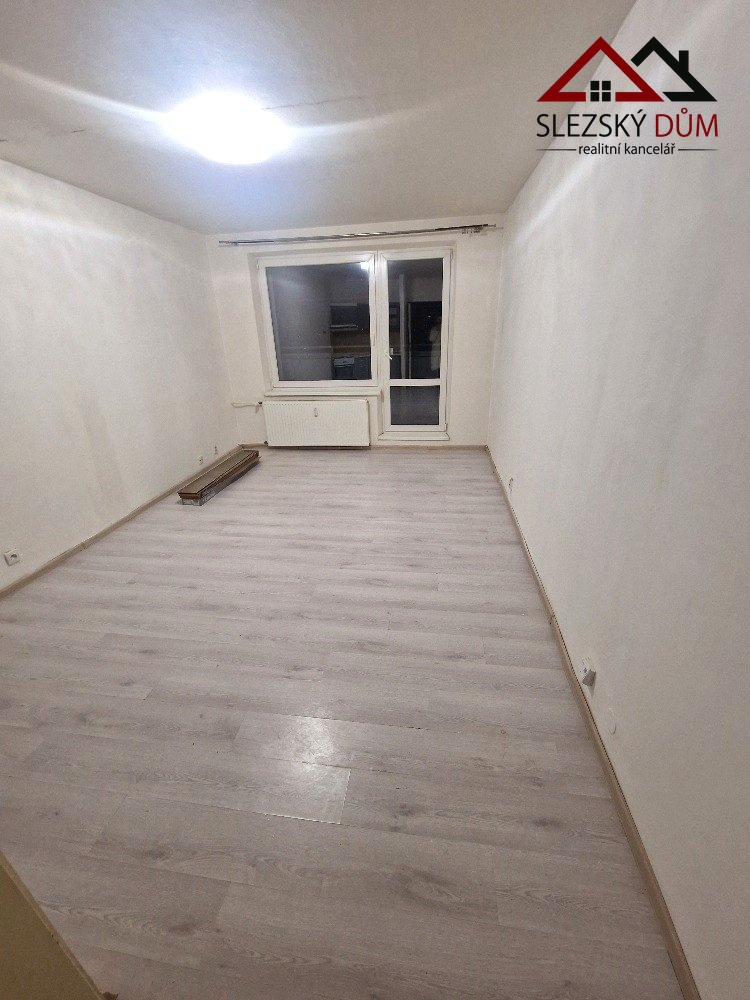 Tel.:604 799 700 Slezský dům