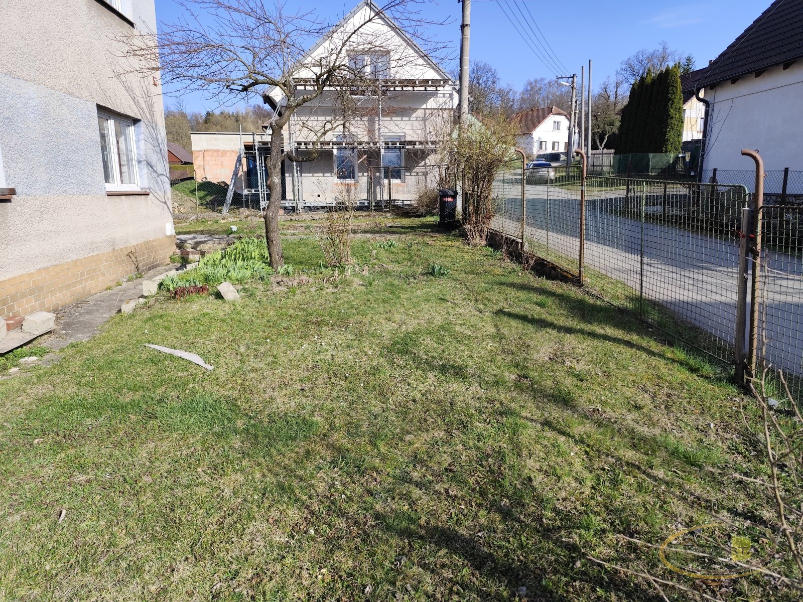 zahrada bok.jpg
