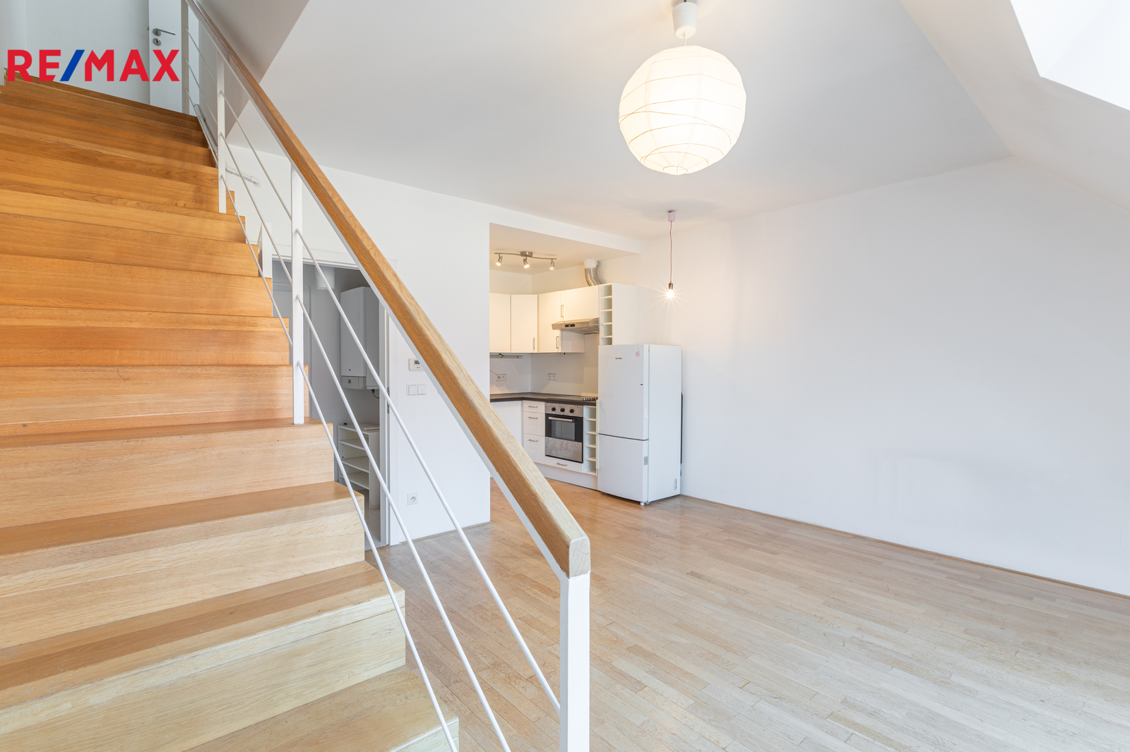 Obývací pokoj s kuchyňským koutem