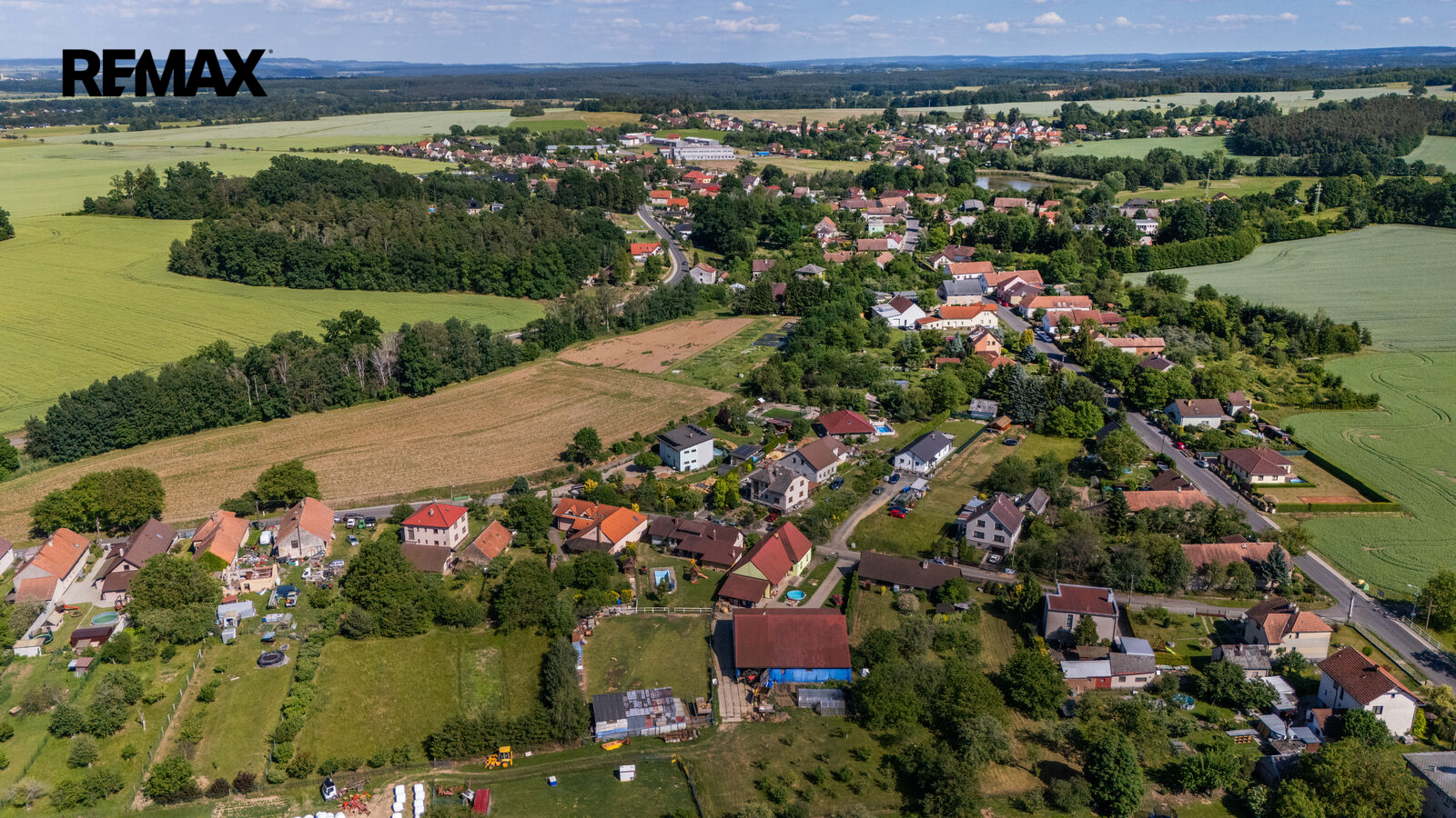 11. Okolí pozemku Lukavice