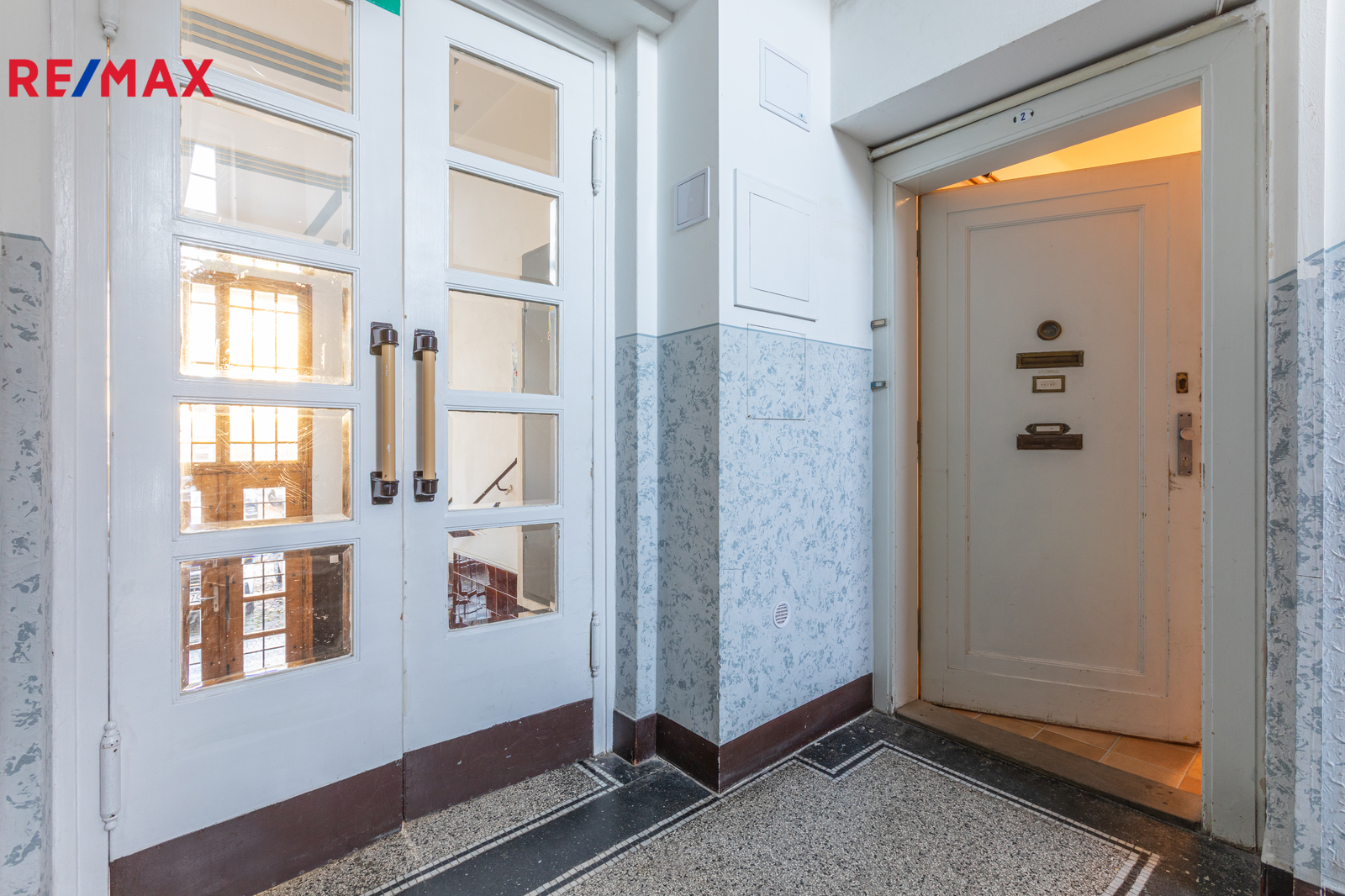 Vstupní schodiště