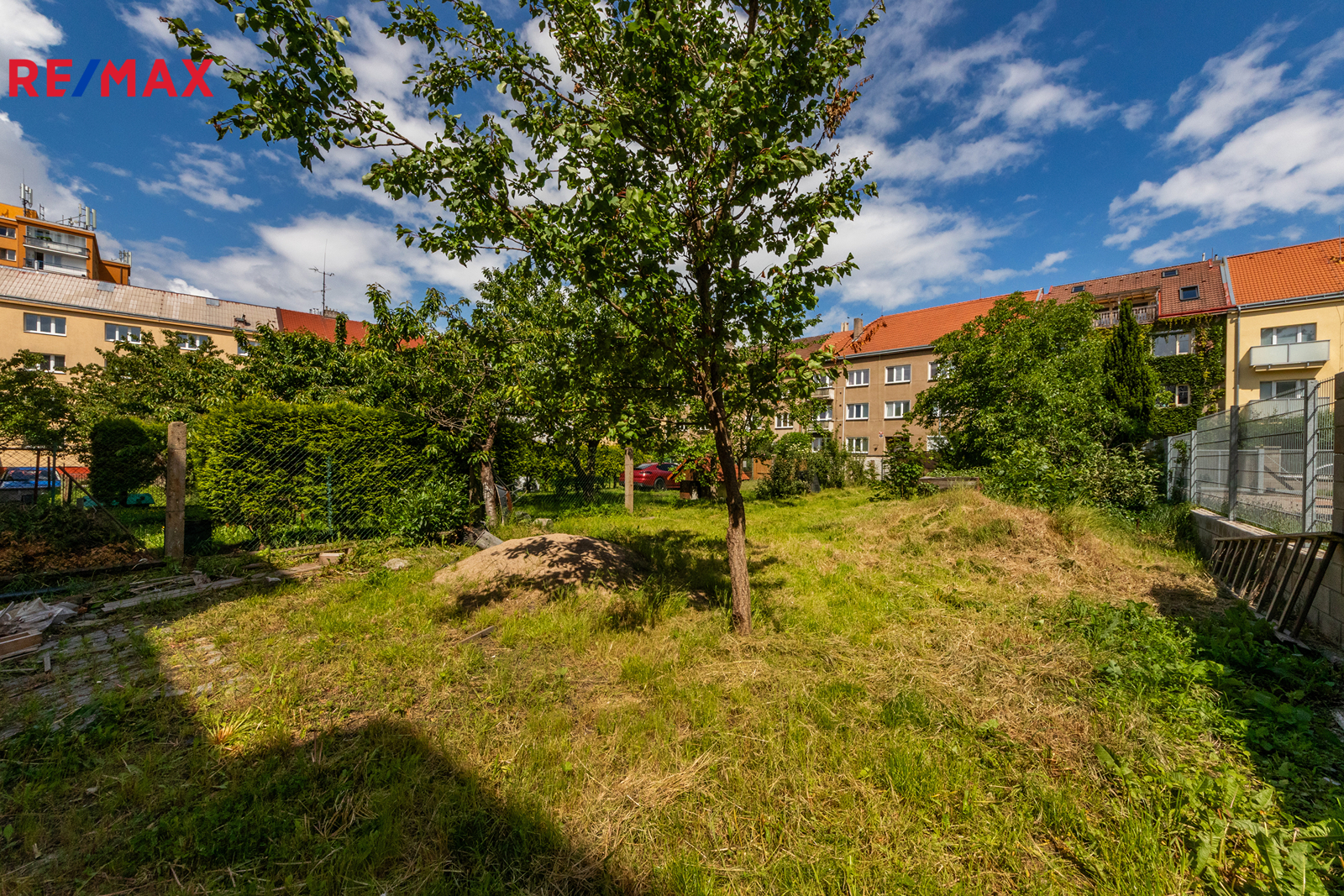 16. Zahrada za domem