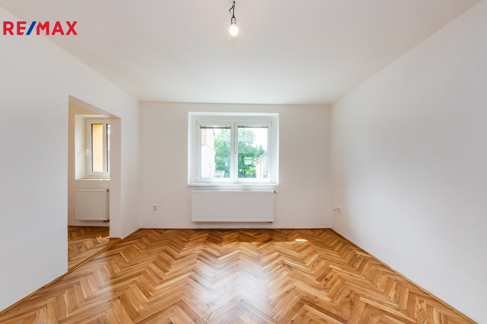 8. První ložnice se šatnou