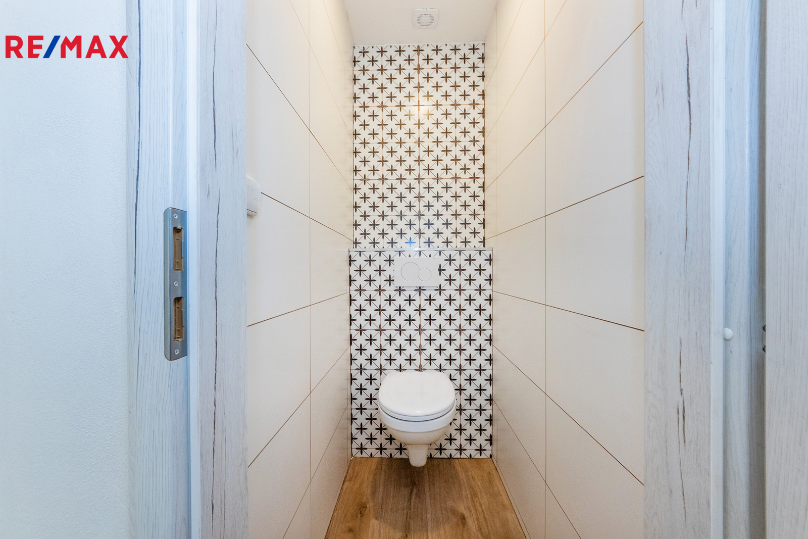 13. Samostatné WC