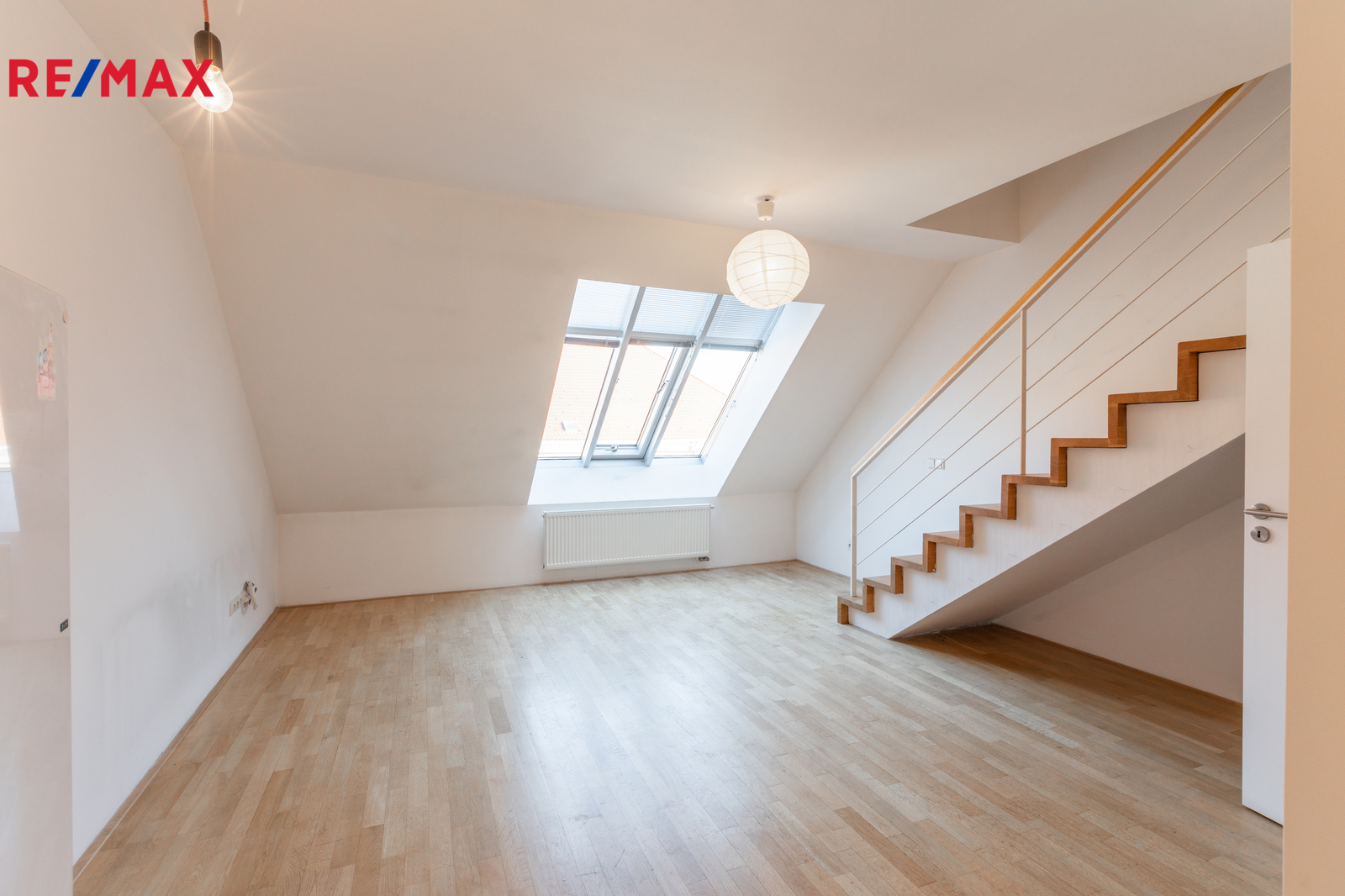 Obývací pokoj s kuchyňským koutem