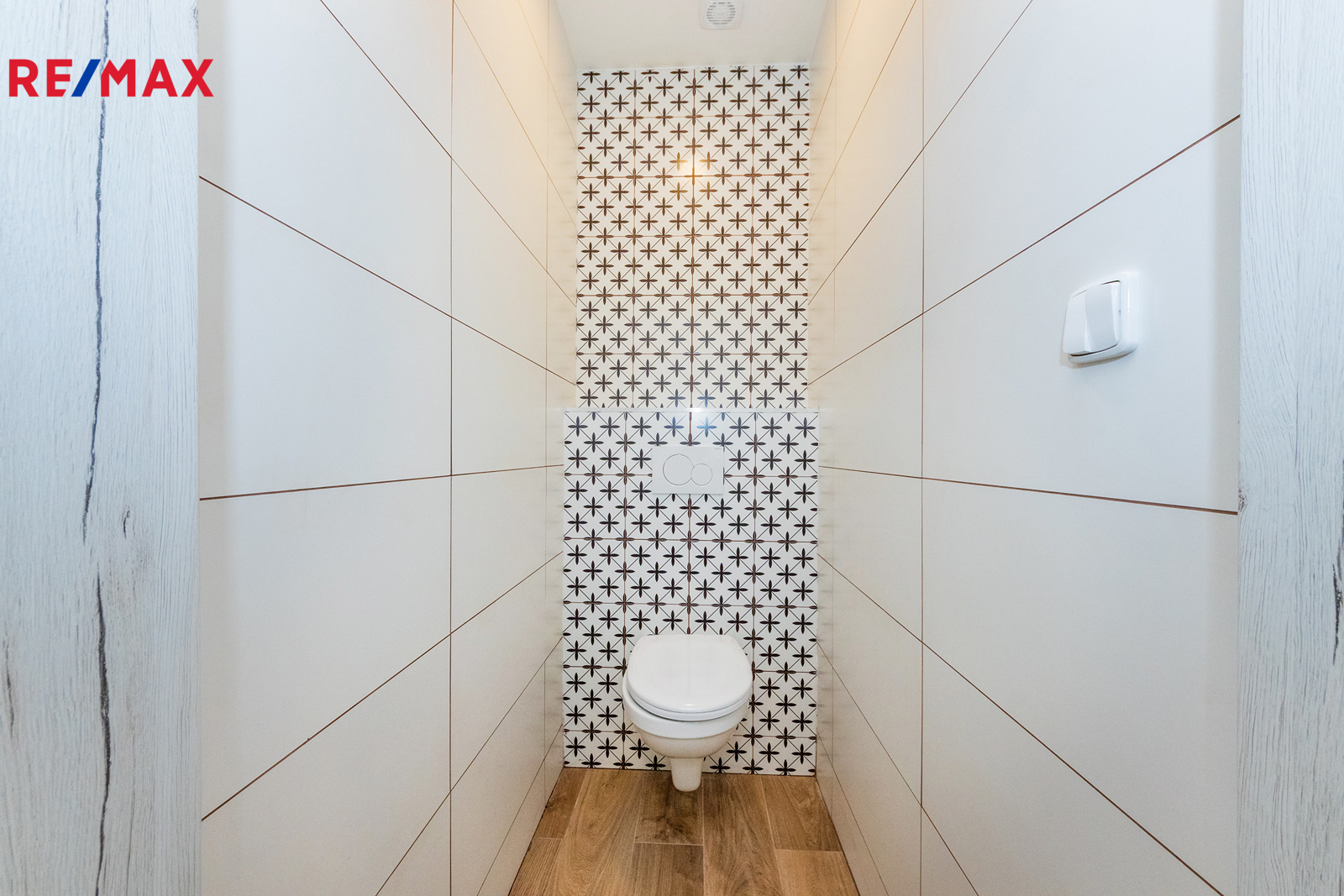 8. Samostatné WC
