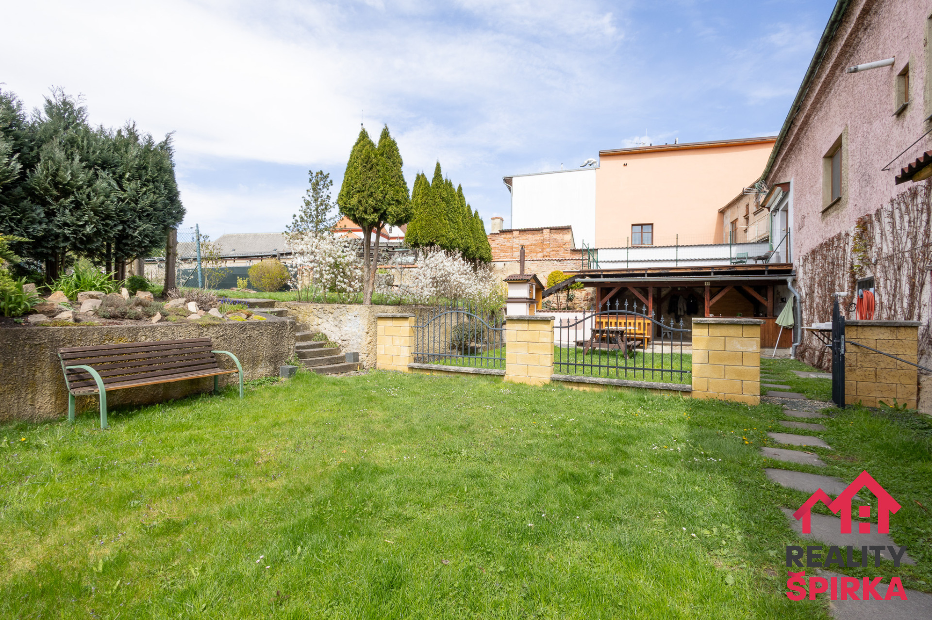 Prodej domu s byty a restaurací, Moravská Třebová