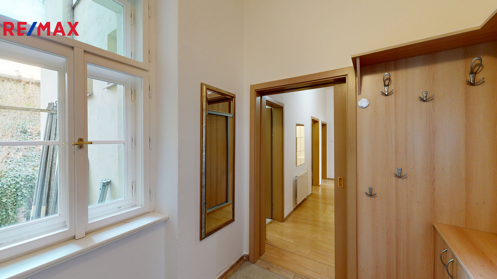 zádveří a chodba bytu