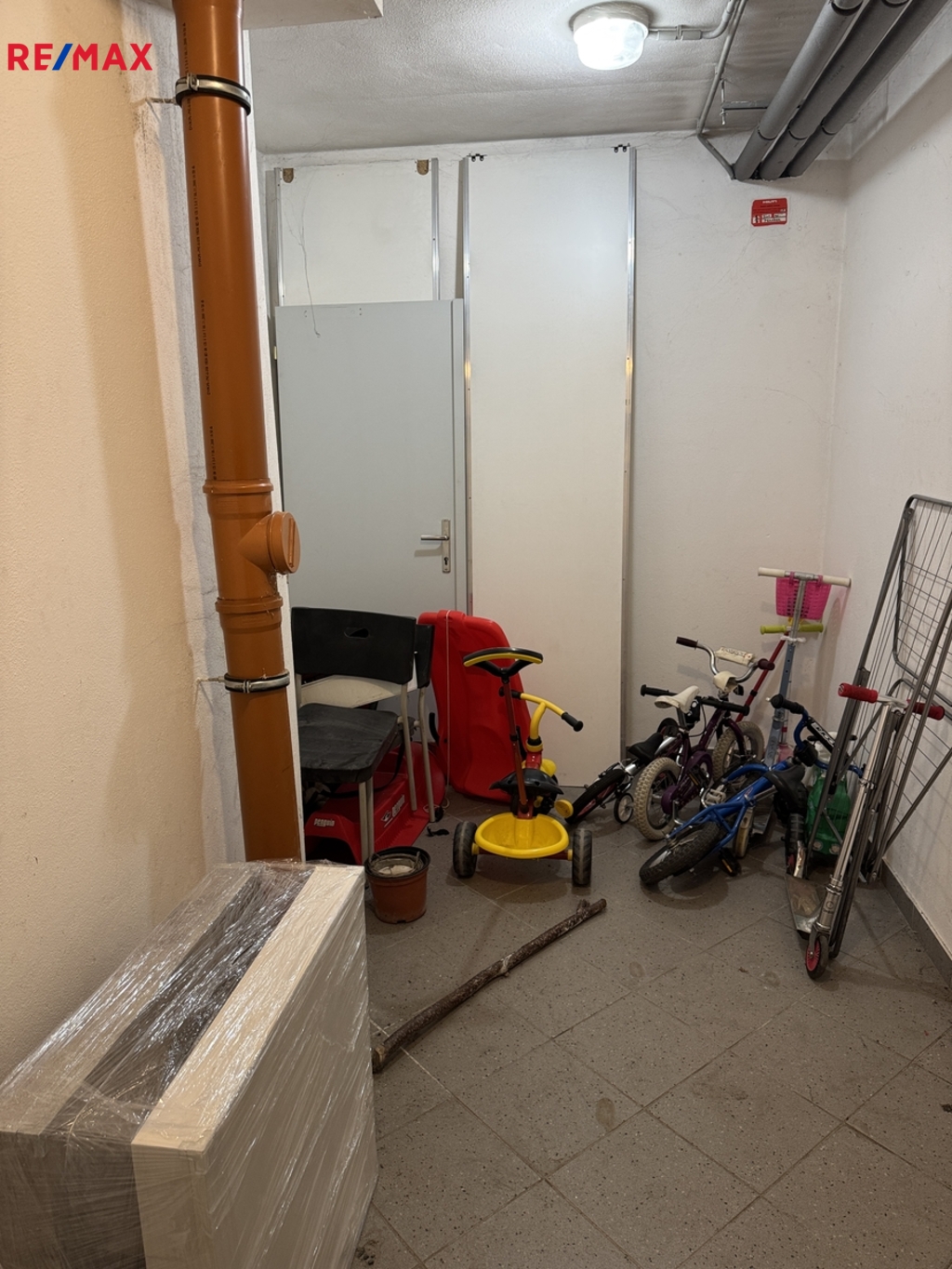 společná kočárkárna