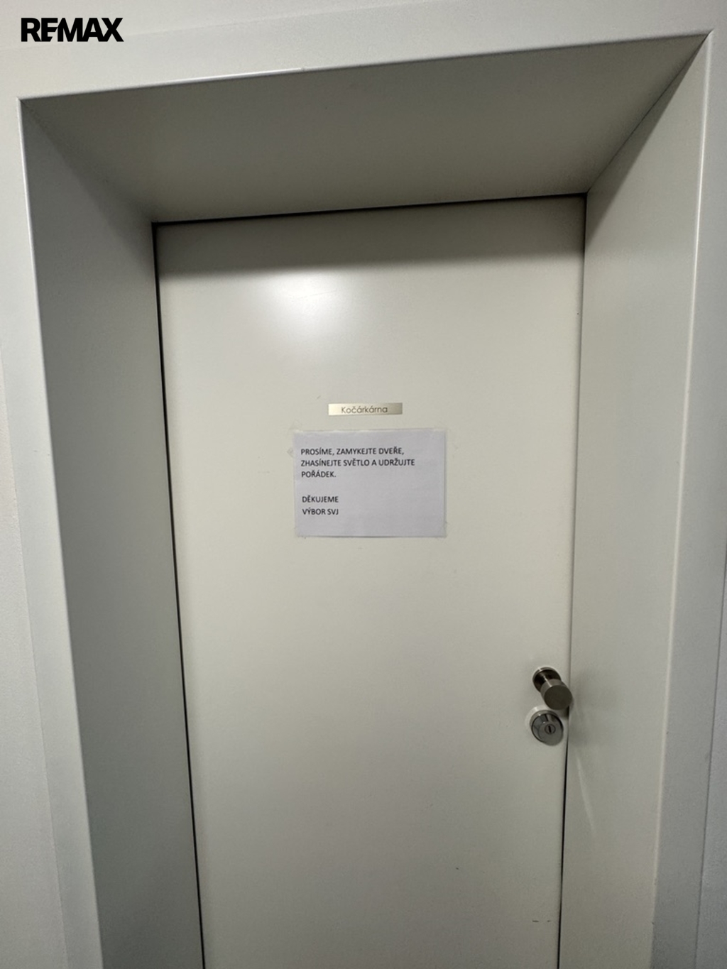 společná kočárkárna