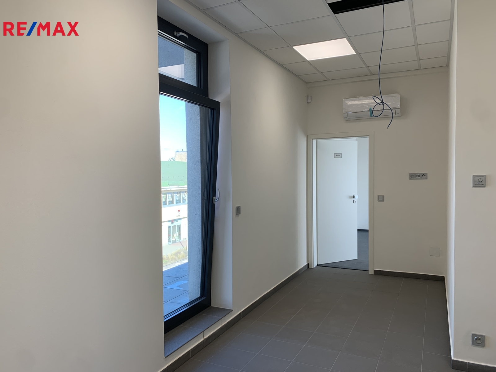 ordinace 49 m2 - čekárna