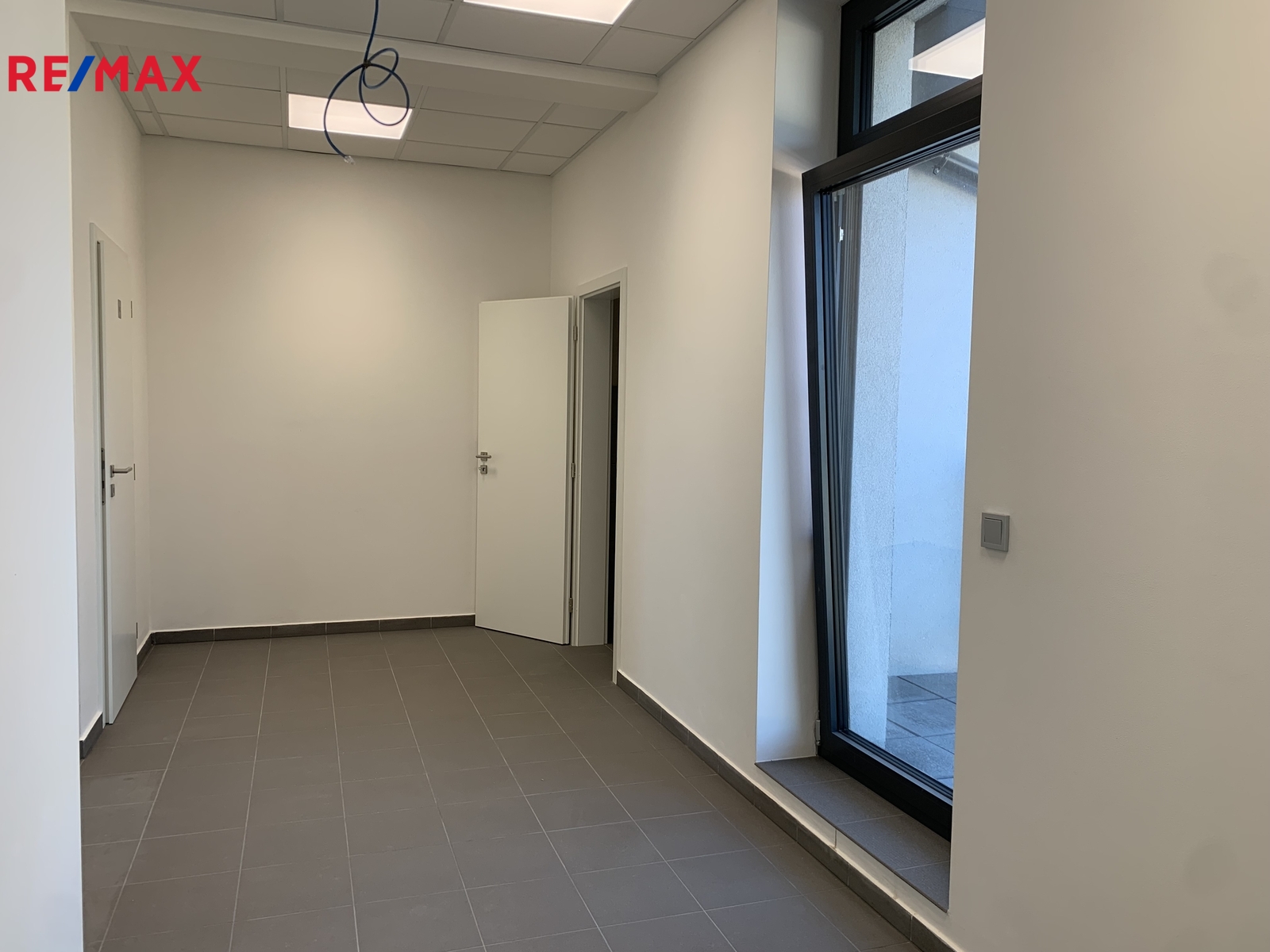 ordinace 49 m2 - čekárna