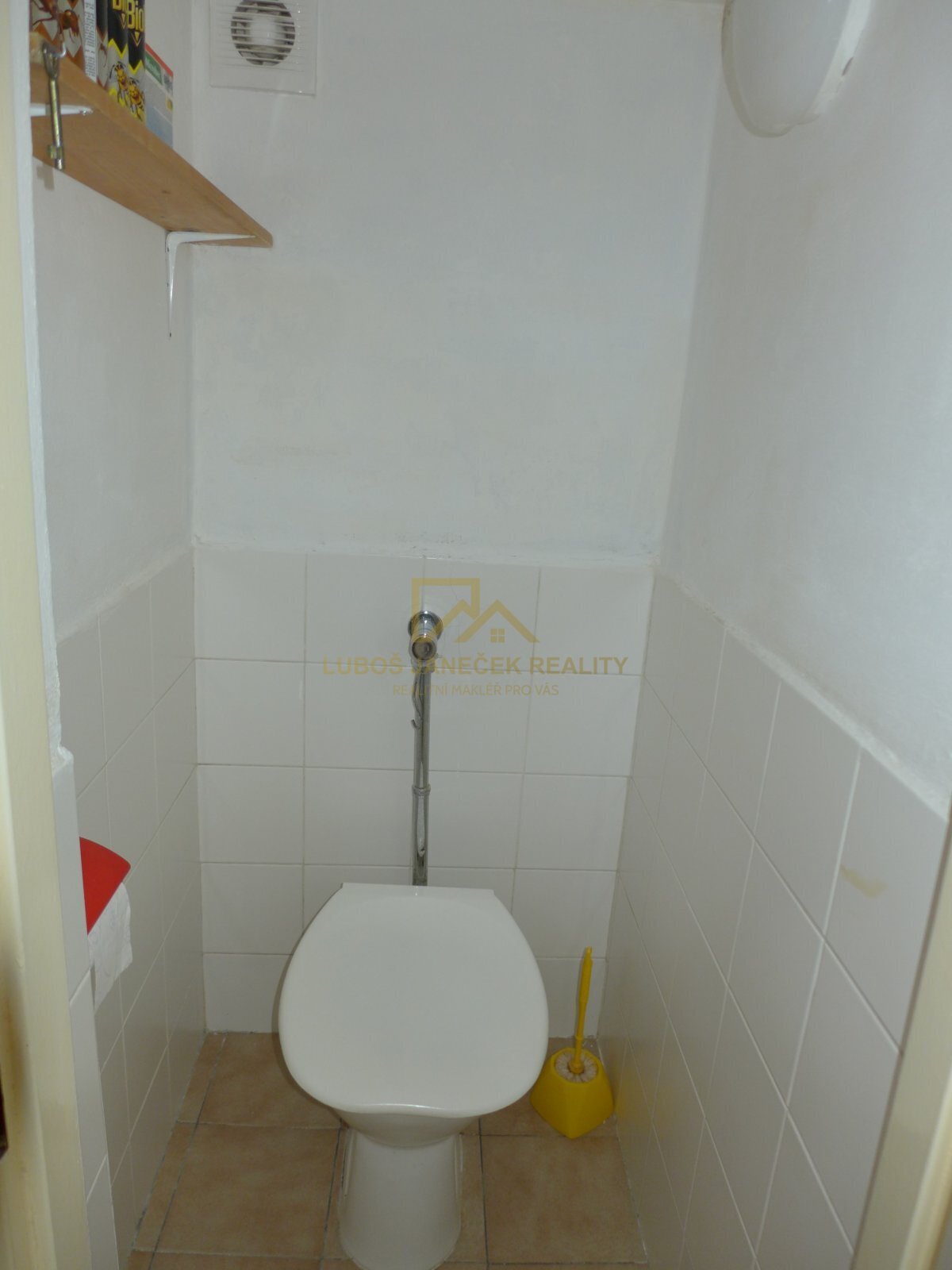 Samostatná  toaleta v přízemí