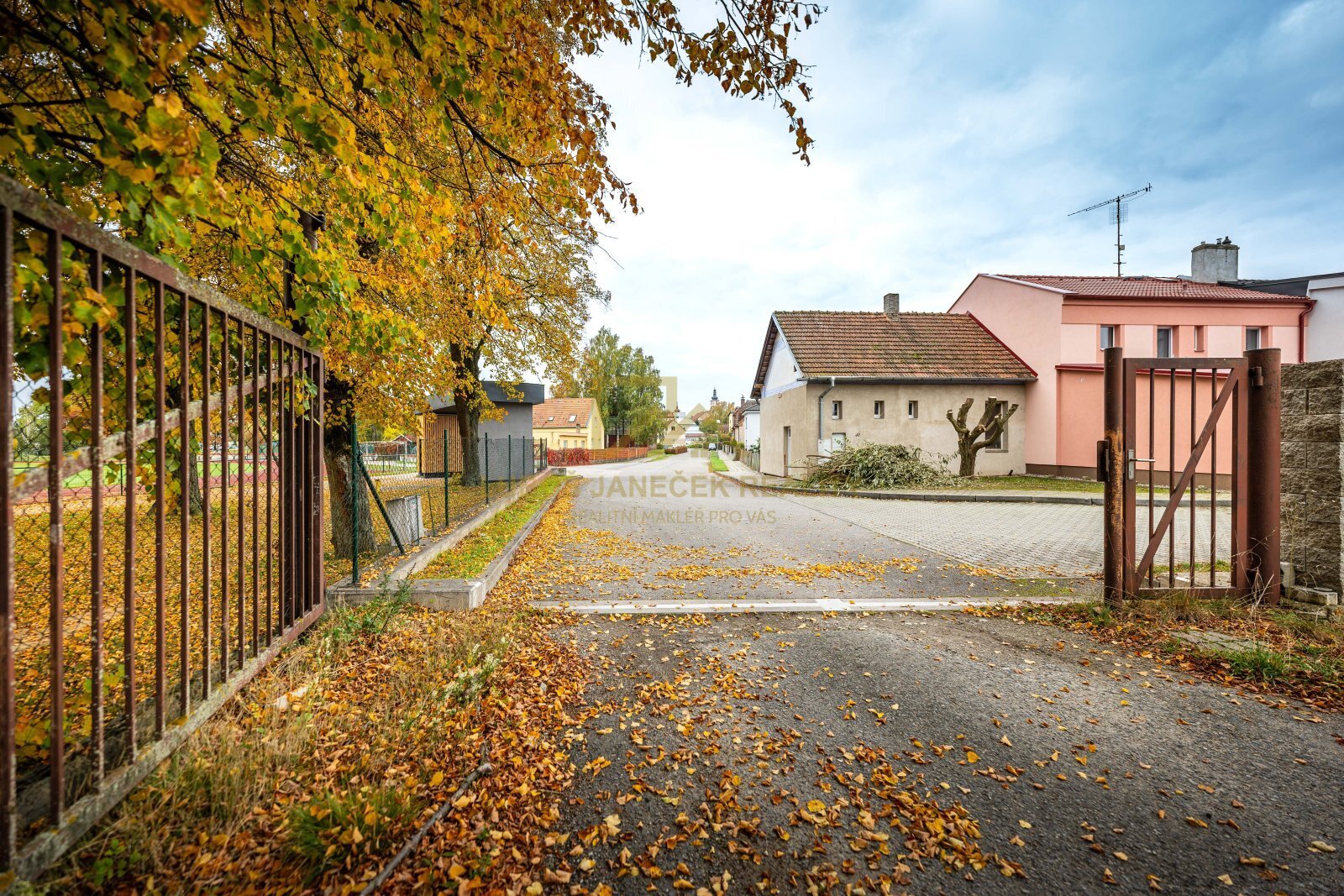 25-10-15 Veselí nad Lužnicí Pozemek Foto_08.jpg