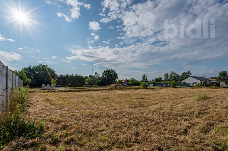 Prodej stavebního pozemku 1.216 m2 s kompletními i