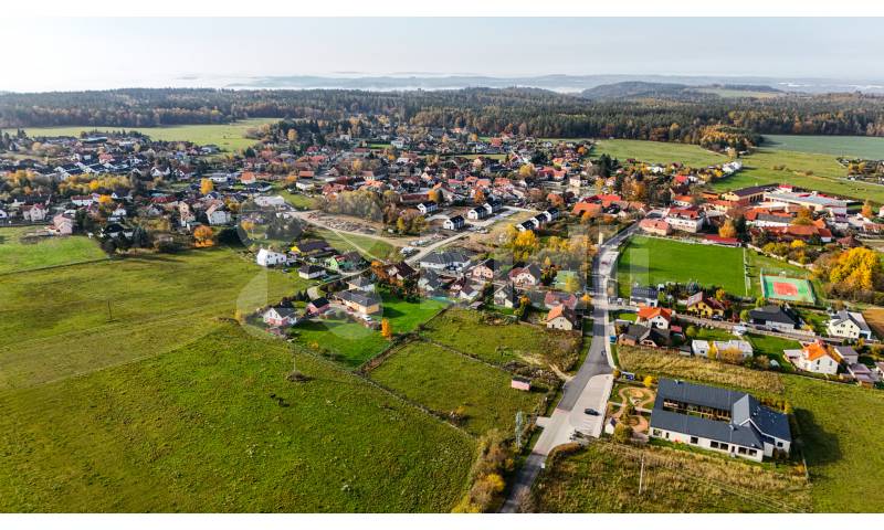 Prodej stavebního pozemku ve Svojeticích