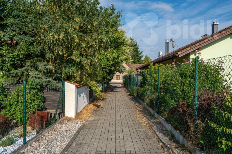 Prodej stavebního pozemku 1.216 m2 s kompletními i