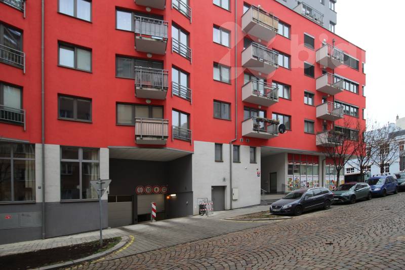 Garáž - Nusle, Kloboučnická