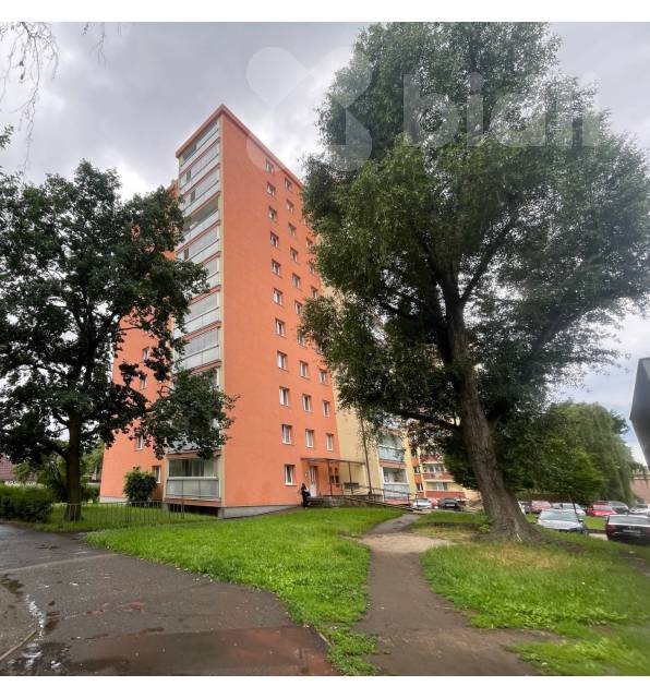POHLED NA DŮM