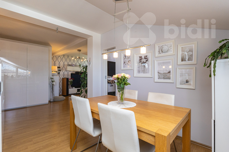 Prodej prostorného bytu 3+kk, 84m2 s parkovacím stáním