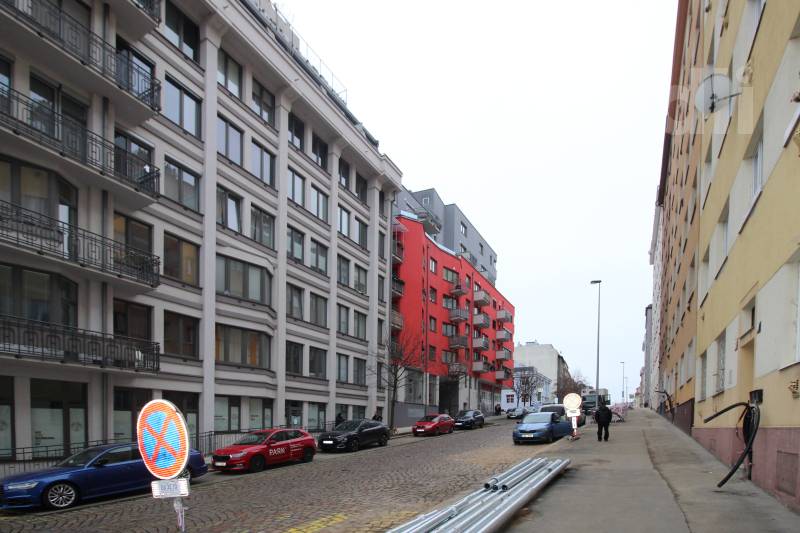 Garáž - Nusle, Kloboučnická