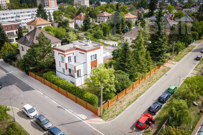 Vila s geniusem loci v srdci Malšovic