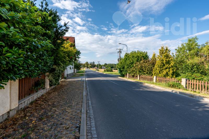 Prodej stavebního pozemku 1.216 m2 s kompletními i