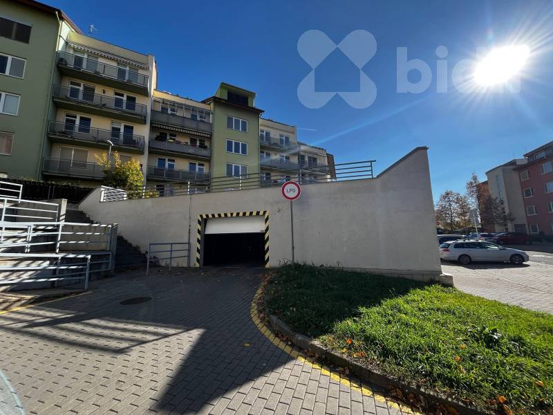 garážové stání Brno-Medlánky
