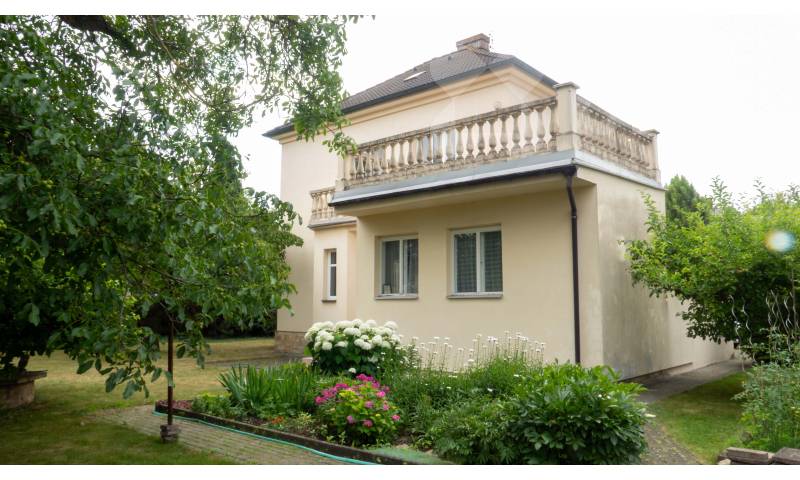 Vila ze zahrady