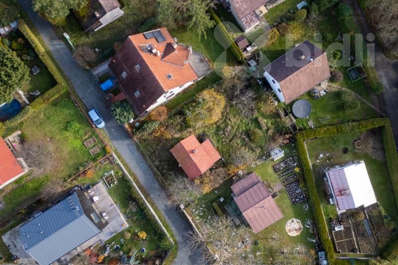 stavební pozemek Točná