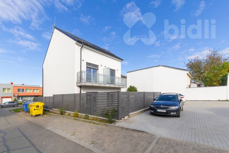 2+kk, Střelice u Brna