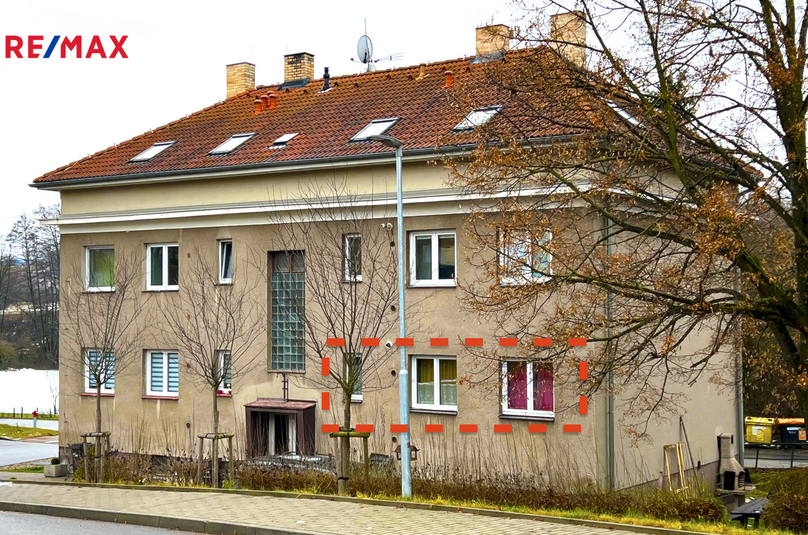 Pohled od domu s pečovatelskou službou