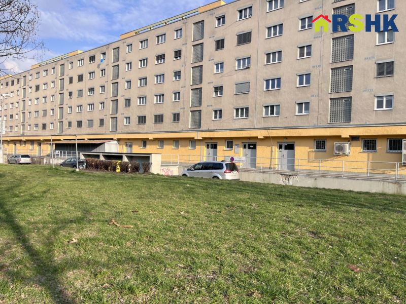 Pronájem bytu 2+1 s lodžií, širší centrum HK