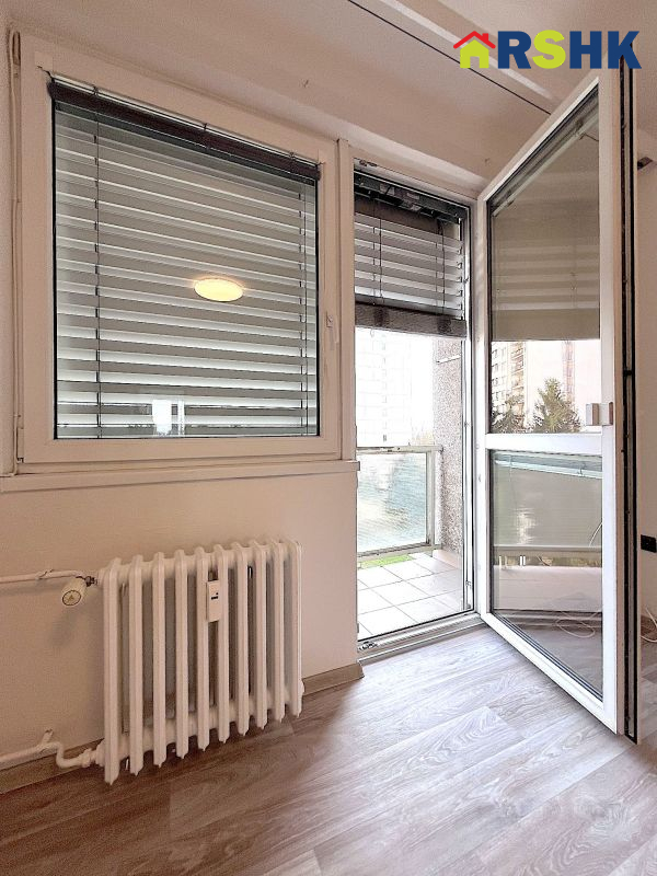 Pronájem bytu 2+1 s lodžií, širší centrum HK