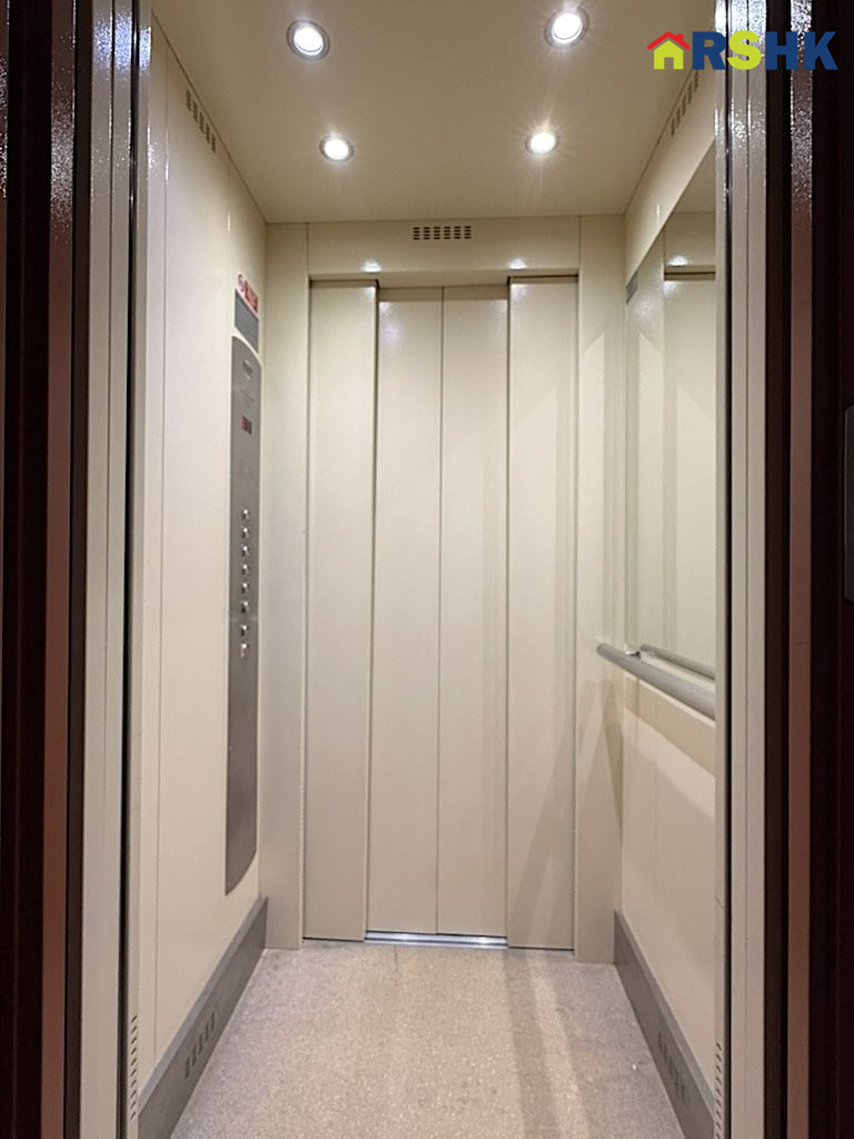 Pronájem bytu 1+1 Vrchlického, HK