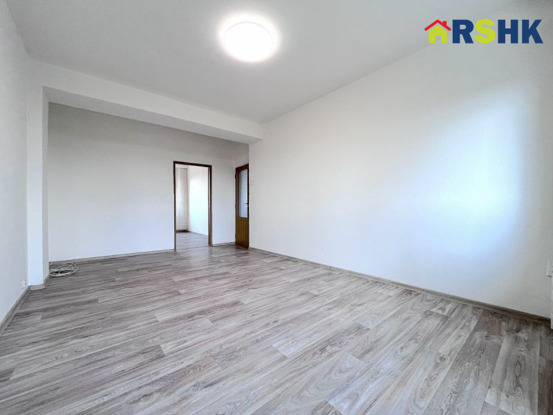 Pronájem bytu 2+1 s lodžií, širší centrum HK