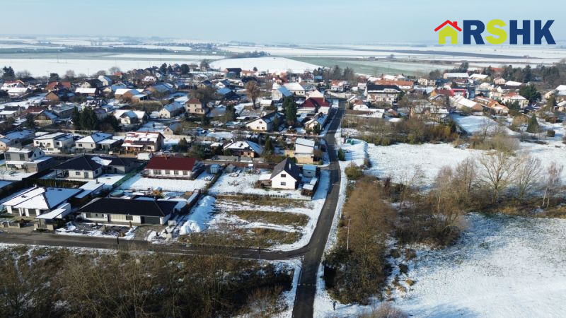 Prodej rohového pozemku 975 m² v obci Libišan