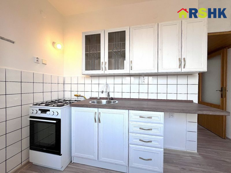 Pronájem bytu 2+1 s lodžií, širší centrum HK