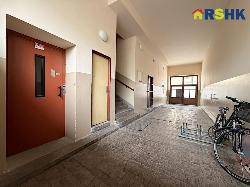 Pronájem bytu 1+1 Vrchlického, HK