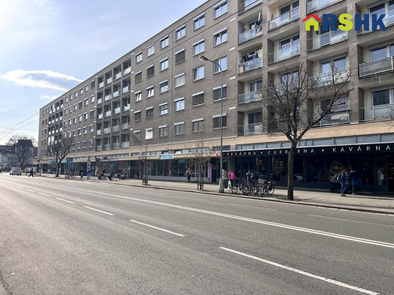 Pronájem bytu 2+1 s lodžií, širší centrum HK