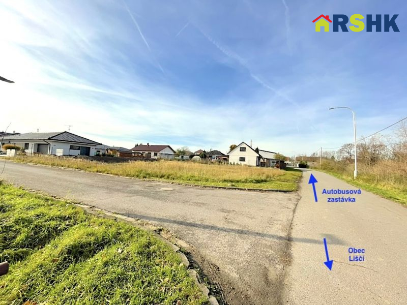 Prodej rohového pozemku 975 m² v obci Libišan