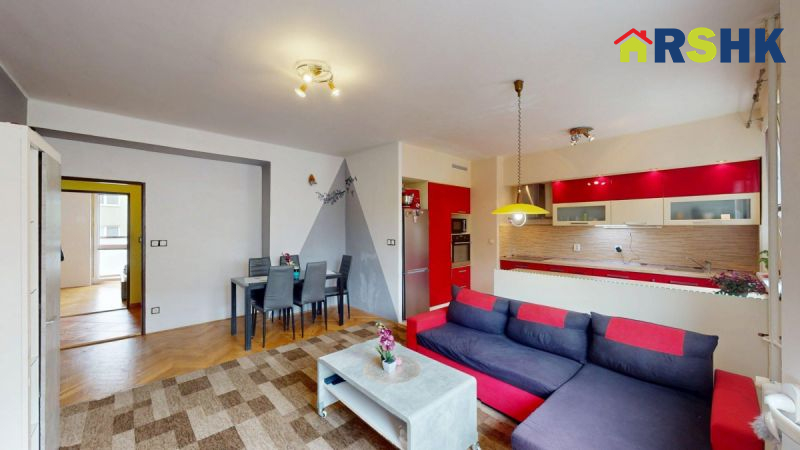 Prostorný byt 4+KK s balkóny a velkým sklepem ve Smiřicích